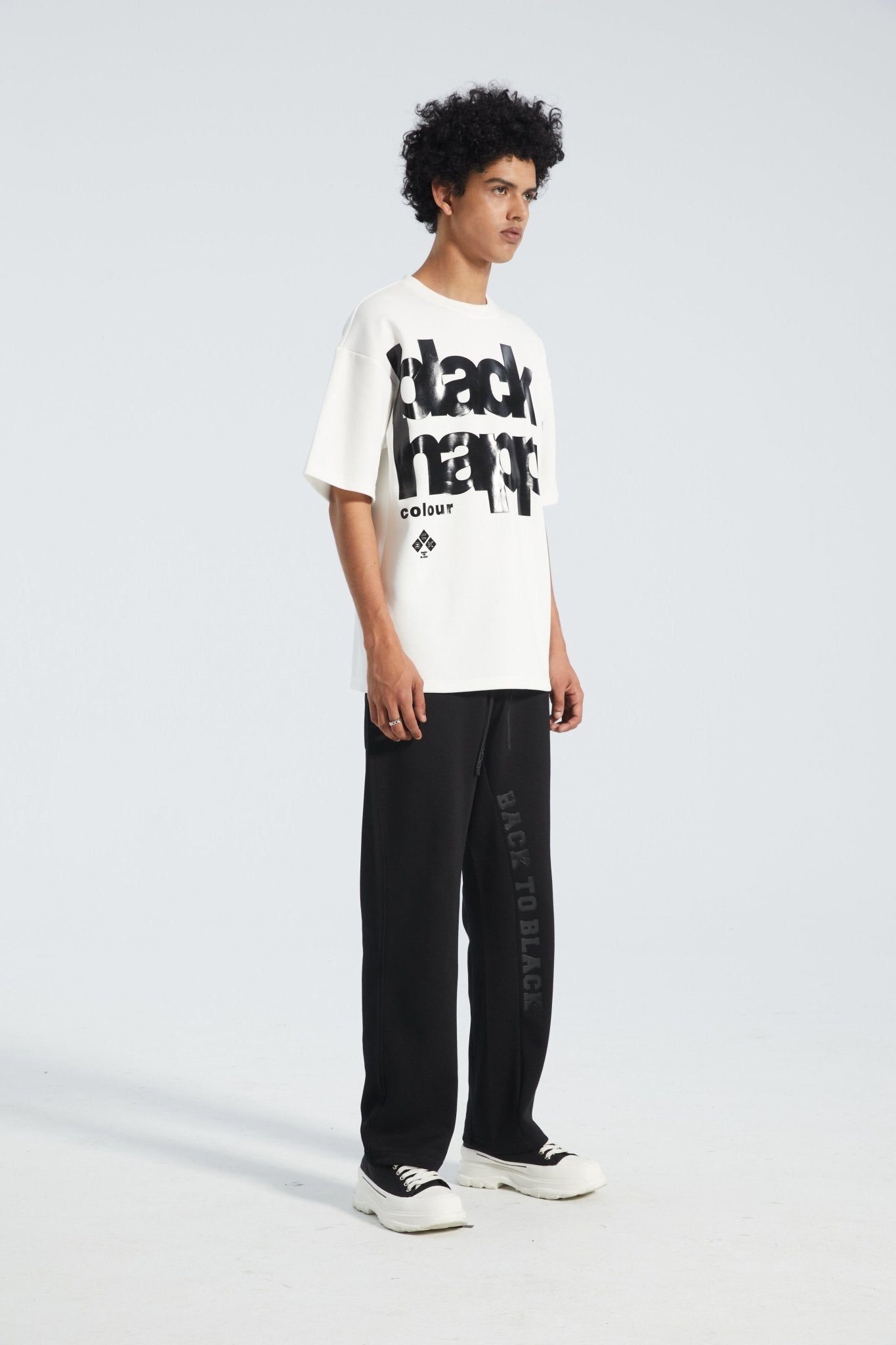 Black Happy Oversized T-Shirt - STRACCI UAE